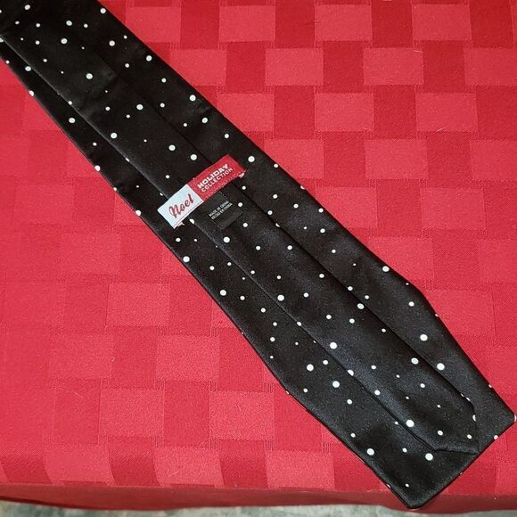 Noel Holiday Collection Ho! Ho! Ho! SANTA Festive Neck Tie - Picture 3 of 6